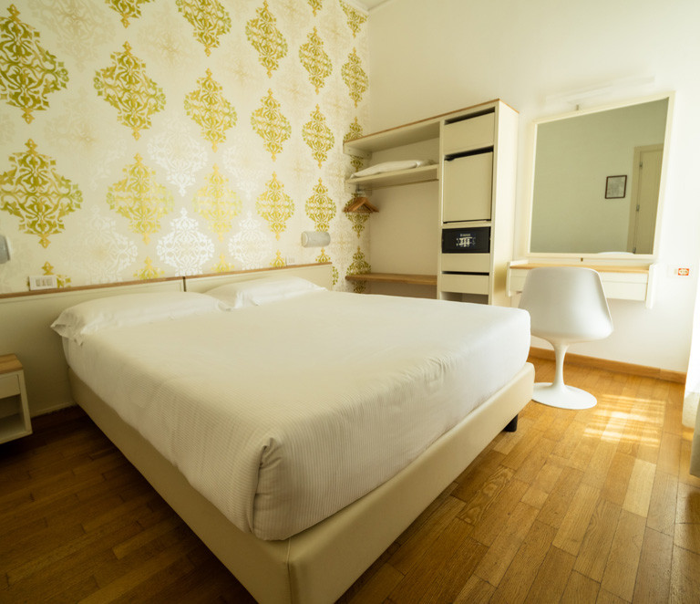 media.Camere-Standard_4Hotel_RosaBianca_Rimini